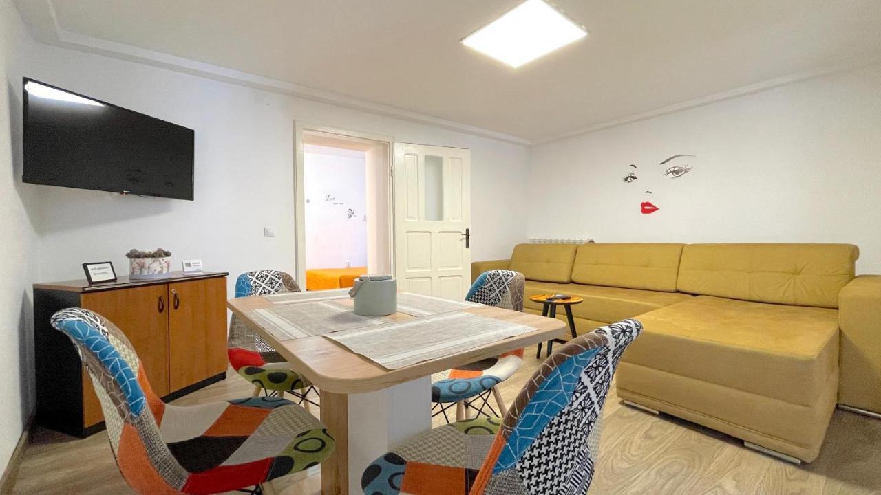 Well Prettyplaces Apartment 001 Брашов Екстер'єр фото